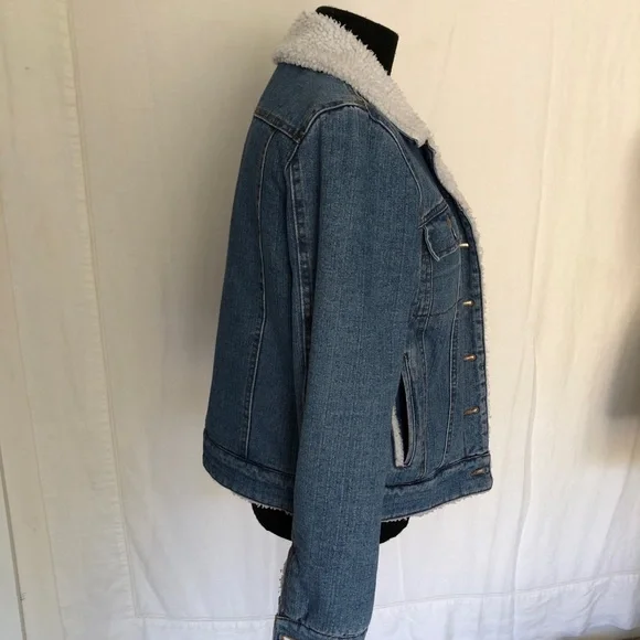 Honey Punch jean jacket with Sherpa interior size S - Picture 4 of 9